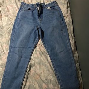 American eagle mom jeans